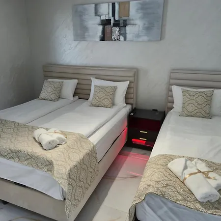 Dina * Μαριμπόρ