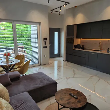 Dina Διαμέρισμα