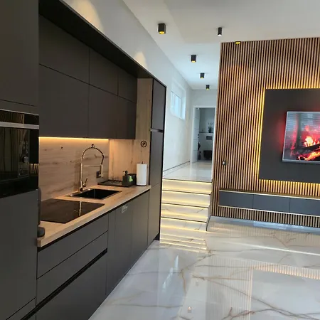 Dina Διαμέρισμα *