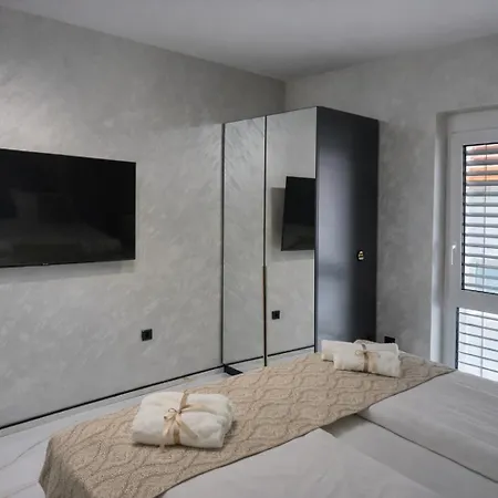 Dinlux Apartamento *